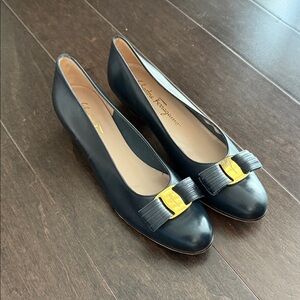 Salvatore Ferragamo Vara Pump Navy